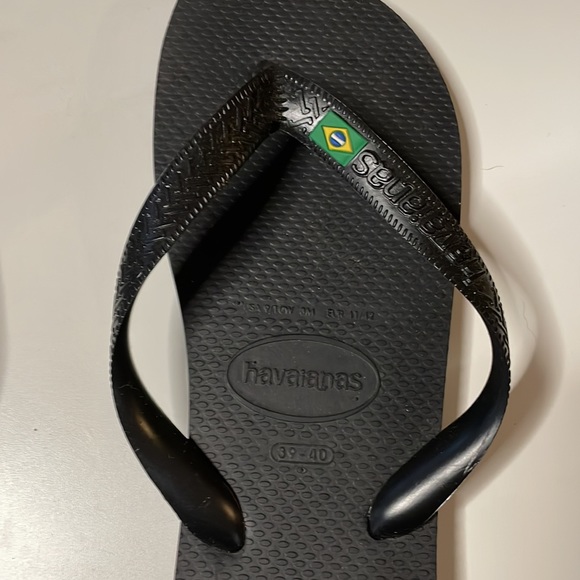 NWT Havaianas flip flops in black - Picture 4 of 6